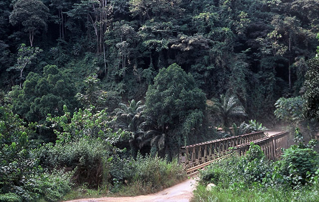 Gabon, Alèmbé, 
