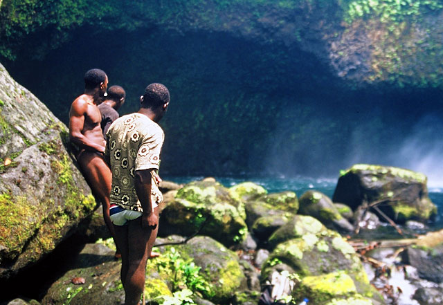 Kamerun, Bomana, 